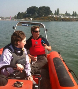  Entrenamiento en lancha motora 